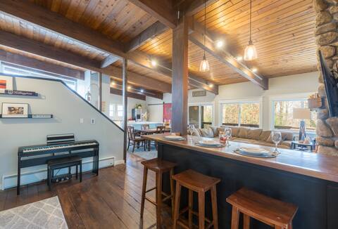 Ski Chalet-Style Home with Spa, Eastman Community