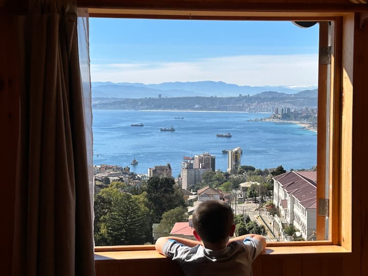 Vista Y Espacio En Cerro Alegre - Valparaíso, Chile