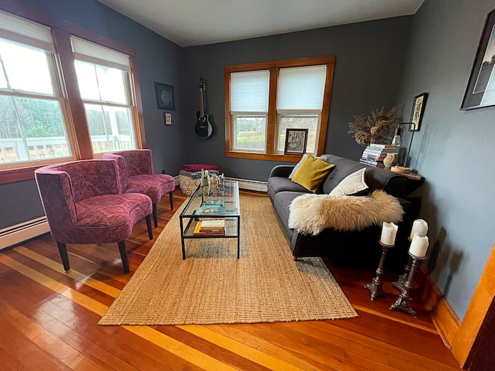 Callicoon Cottage on 4 acres a perfect getaway! Cottages for Rent