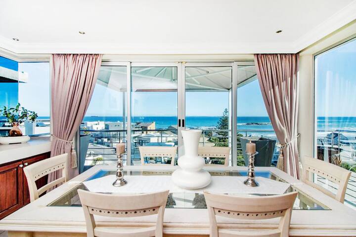 Luxury Penthouse Apartment with pool & views gallery image 4