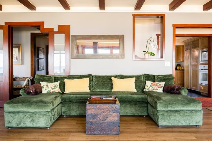 Ocean front 6-bedroom masterpiece gallery image 4