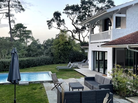 Beautiful Villa, 5 Bedrooms, Heated Pool