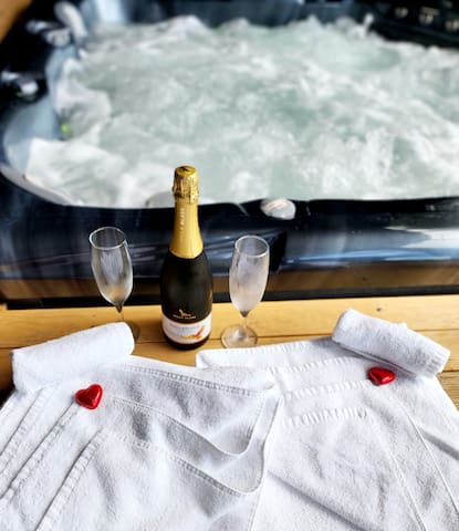 Cloud Nine Spa Chalets – EDEN