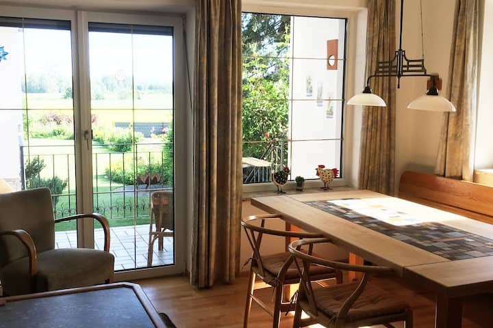 Cozy apartment with a large garden, near Linz