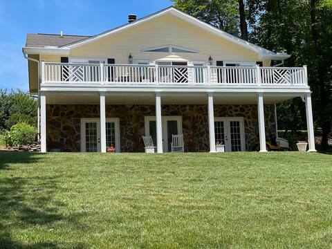 Recently Renovated Cabin on Smith Mountain Lake