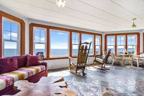 Ocean/Beach Front, Sunroom, Huge Yard, Sunset View