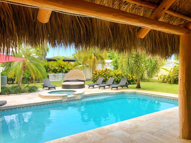 Paradise Resort, With Pool, Mile away from beach gallery image 2