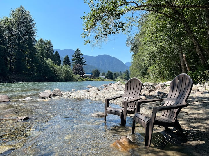 Riverfront Cabin w/ HotTub 15min to Stevens Pass Cabins for Rent in Skykomish, Washington