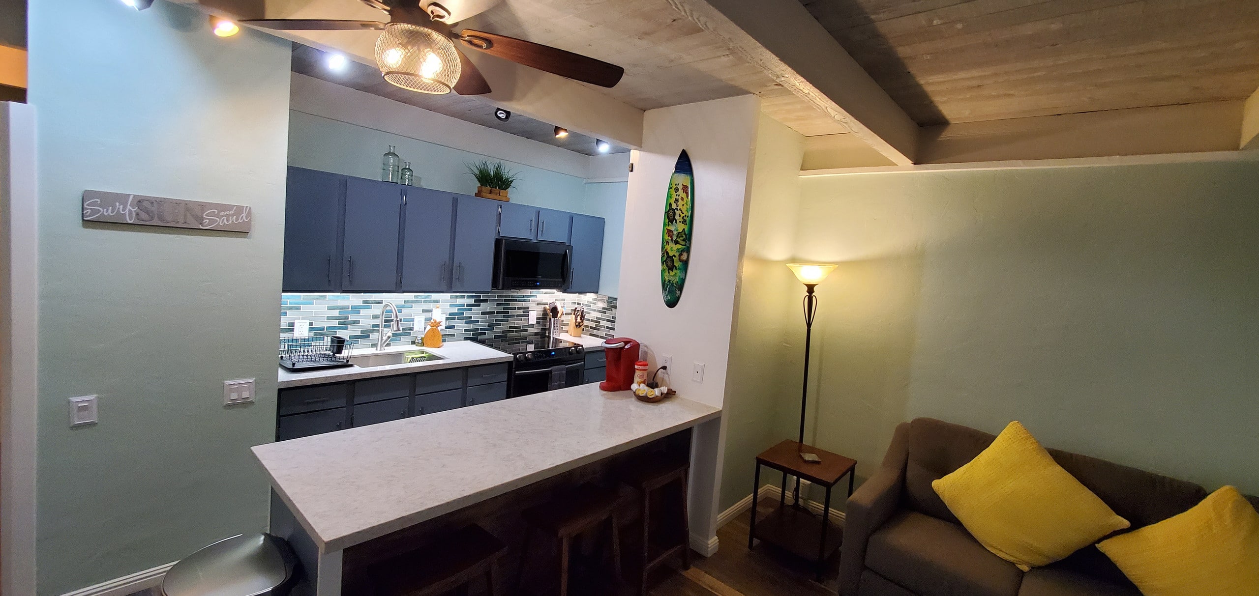 Condo in Kailua-Kona · ★4.95 · 1 bedroom · 2 beds · 1 private bath - Image 19