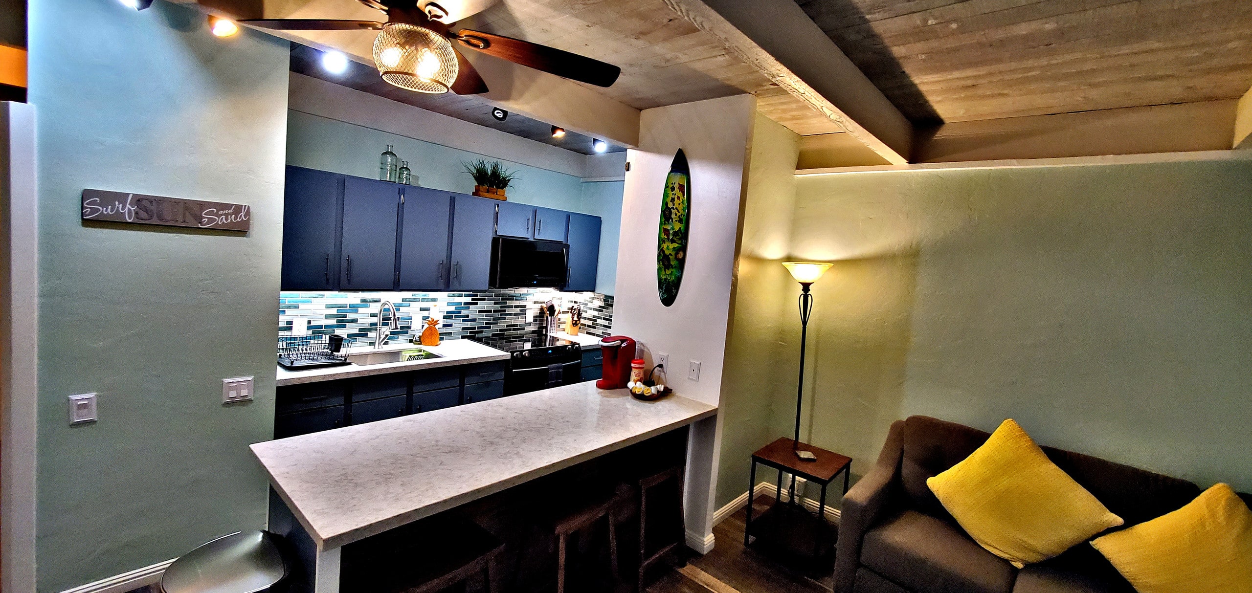 Condo in Kailua-Kona · ★4.95 · 1 bedroom · 2 beds · 1 private bath - Image 17