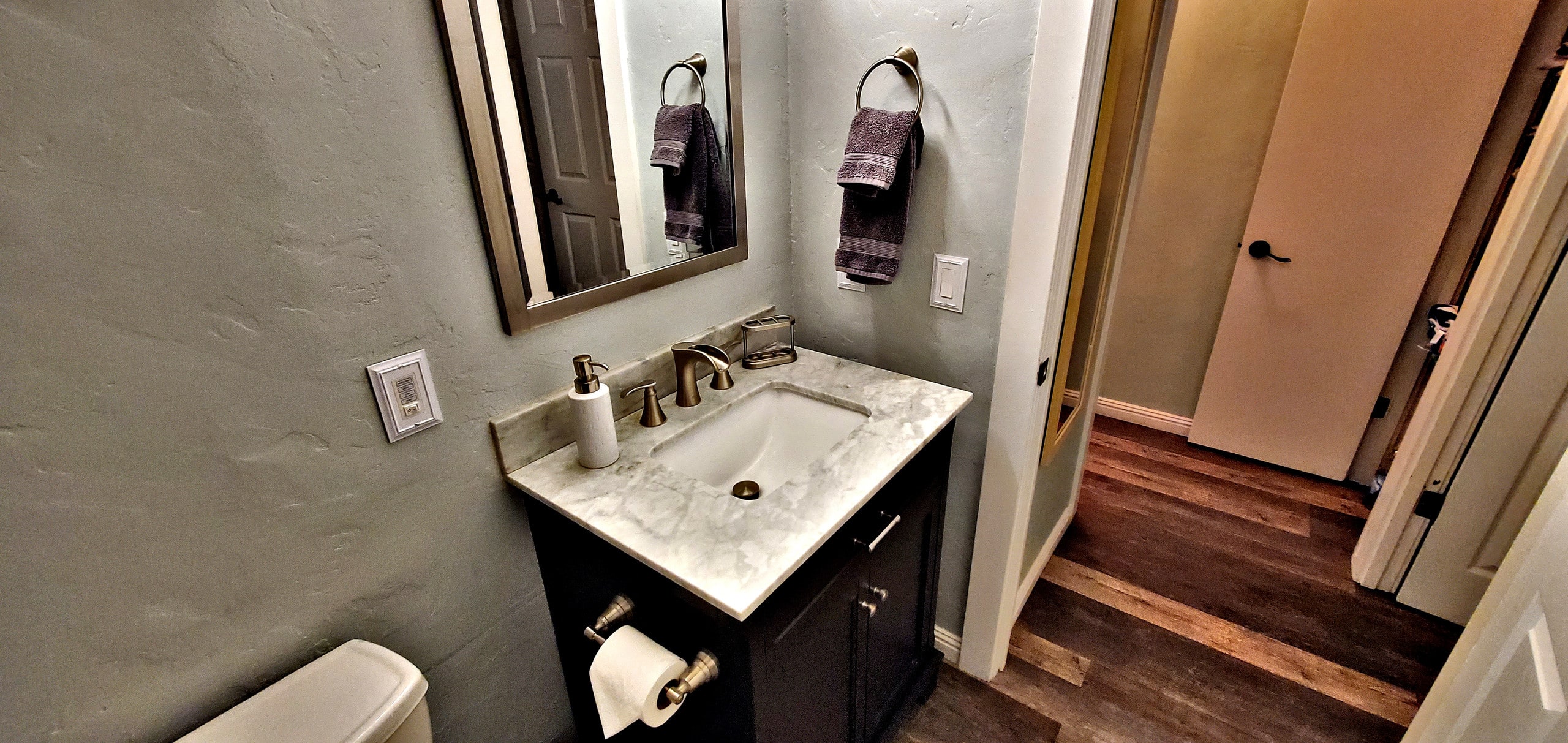 Condo in Kailua-Kona · ★4.95 · 1 bedroom · 2 beds · 1 private bath - Image 13