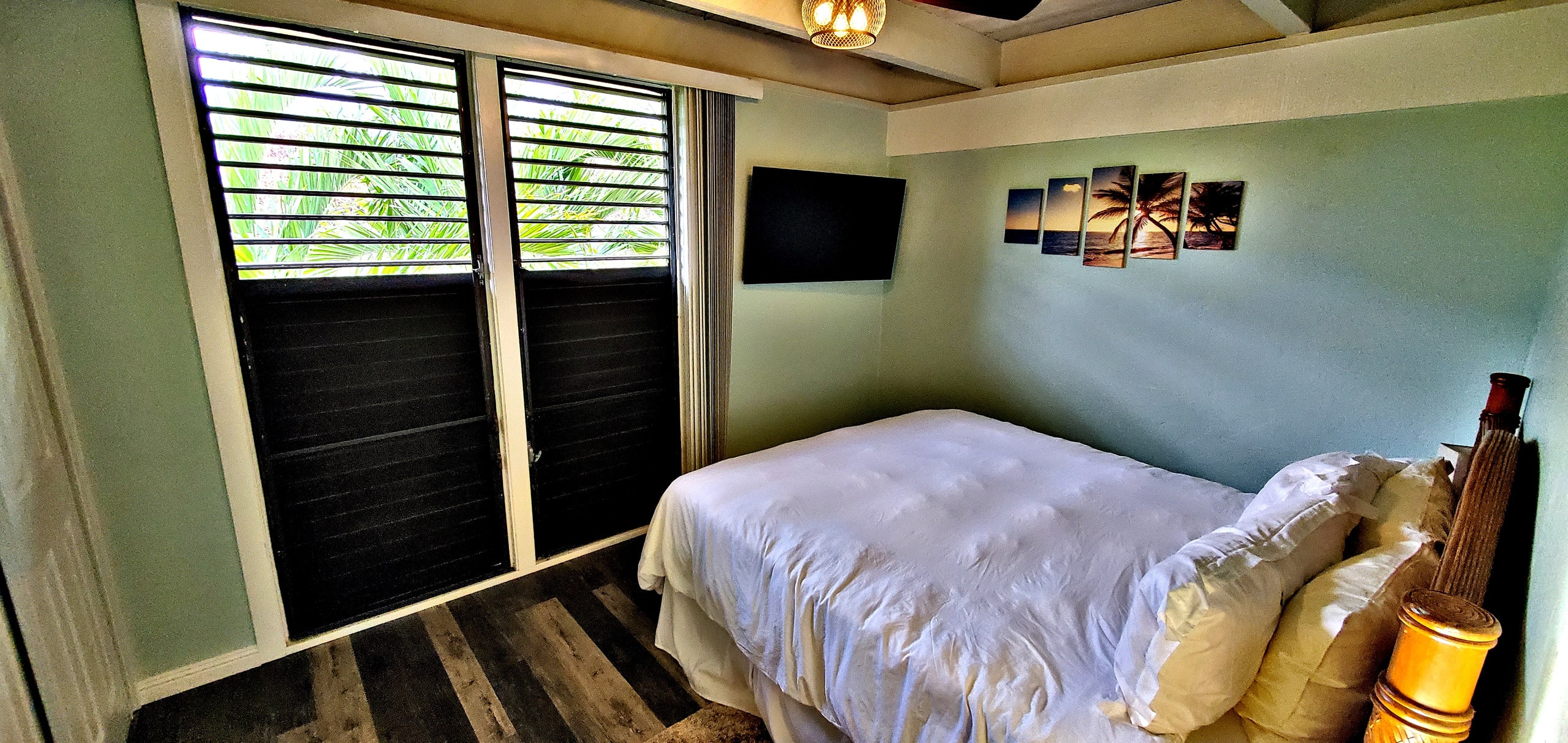 Condo in Kailua-Kona · ★4.95 · 1 bedroom · 2 beds · 1 private bath - Image 8