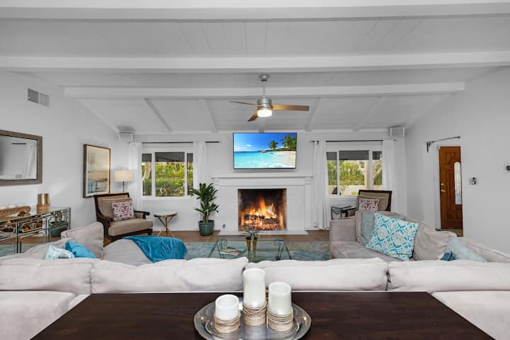 Spanish Villa Oasis w/ Mtn Views,Firepit,& Misters - Villas for