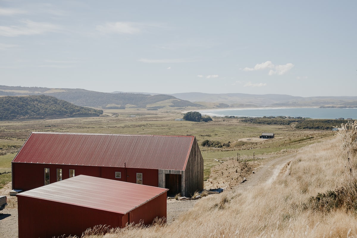 Tiroroa - our barn with an ‘extensive view’