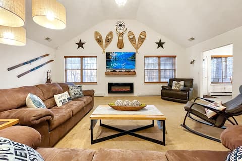 Huge Comfy Lakefront: Kayaks-Game rms-Firepit-Pets