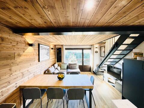 Duplex departure Princess Megeve gondola