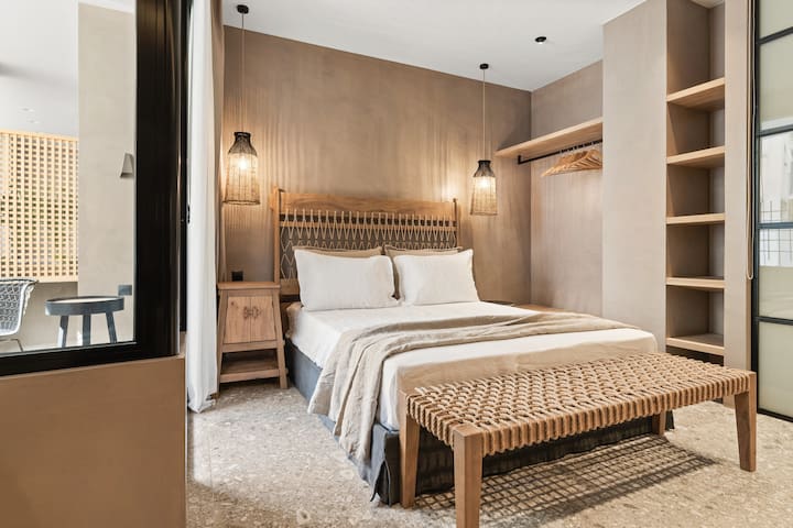 Boutique Acropolis apartment with private entrance