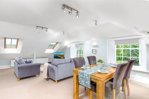 Fantastic grade II listed penthouse apartment