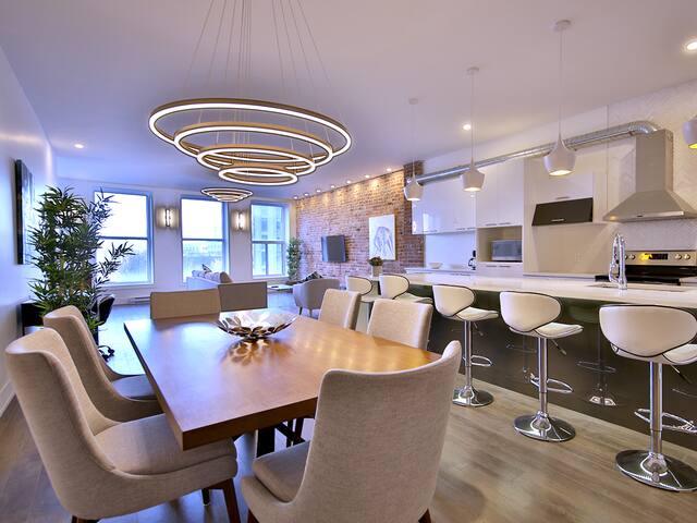 Deluxe 3 bedroom Condo♥Old Port♥Private terrace gallery image 4