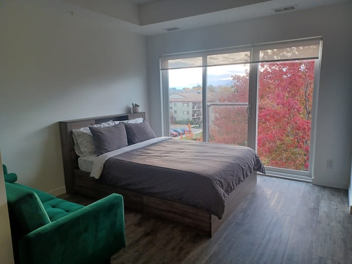 South Pandosy Village - The Cozy Studio - Kelowna