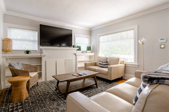 Alberta Arts Gem – 2BR – 2BA – Prime Location