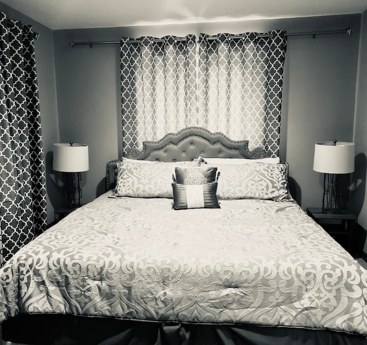 שלוש מיטות קינג.