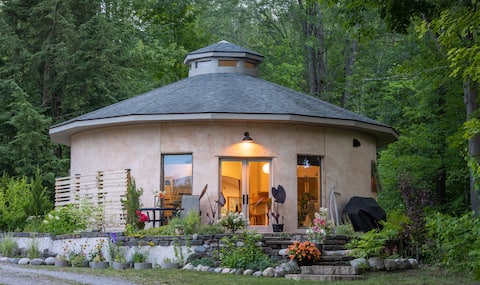 The Round Haven with Big Glen Lake Access