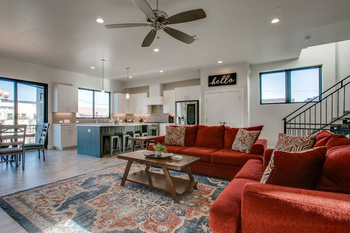 6 Bedrm+Modern+Elevated BishopArts-Dazzling View-2 gallery image 4