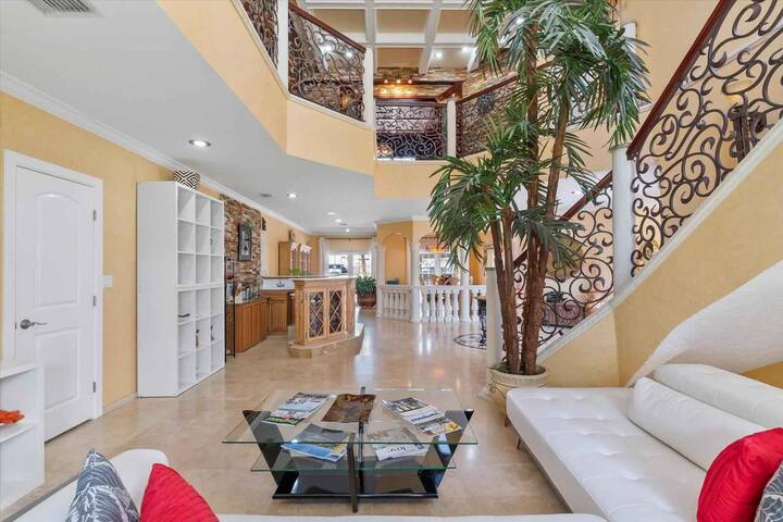 Mediterranean Villa on Unique Island gallery image 5