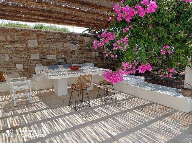 Traditional style villa close to the sea gallery image 2