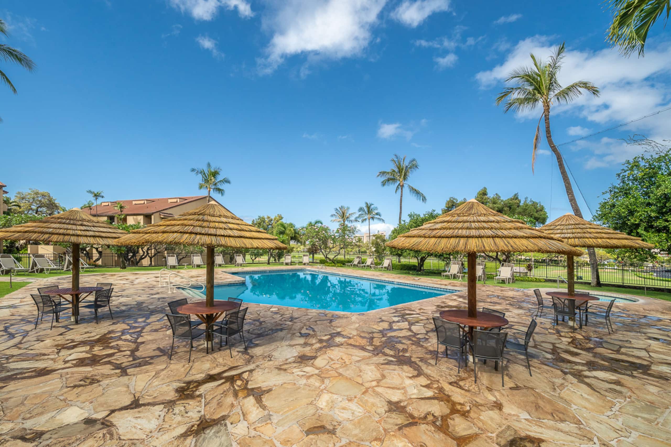 Condo in Lahaina · ★4.85 · 2 bedrooms · 3 beds · 2 baths - Image 42