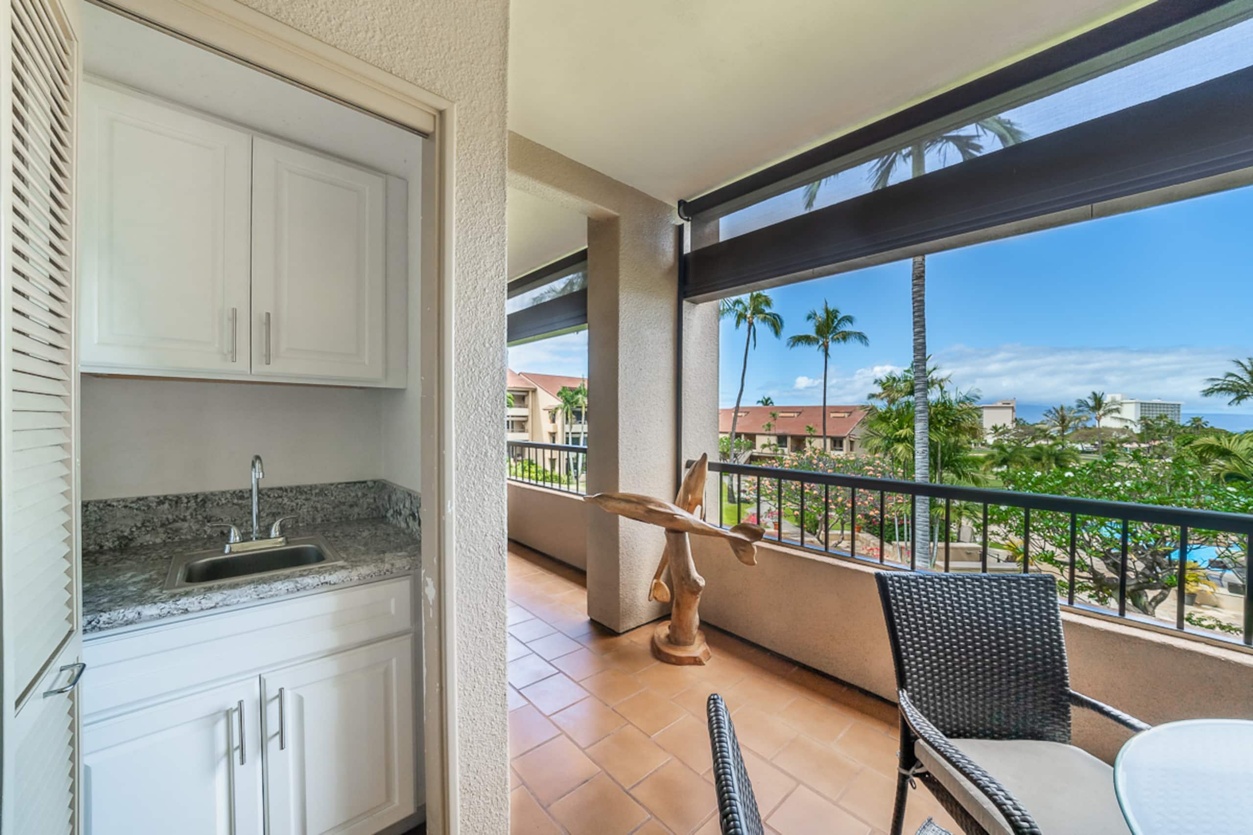 Condo in Lahaina · ★4.85 · 2 bedrooms · 3 beds · 2 baths - Image 36