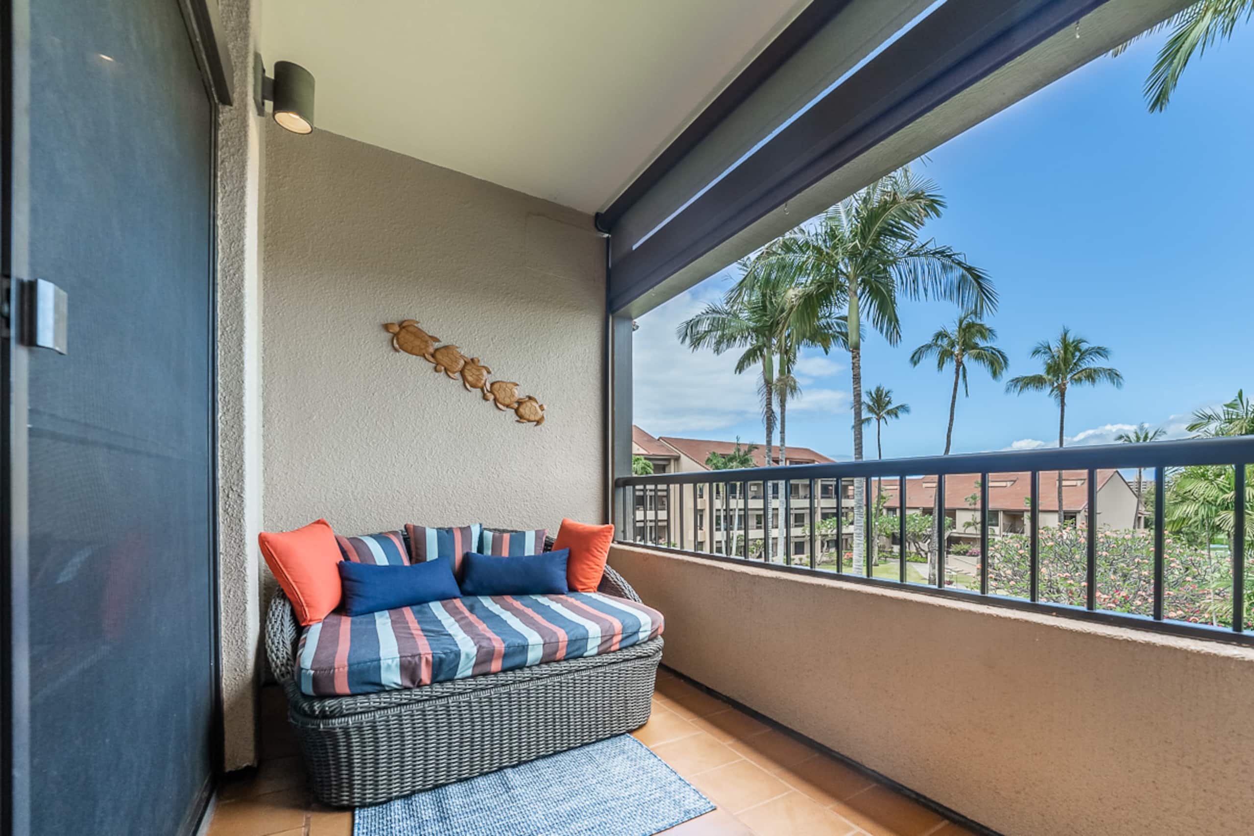Condo in Lahaina · ★4.85 · 2 bedrooms · 3 beds · 2 baths - Image 35