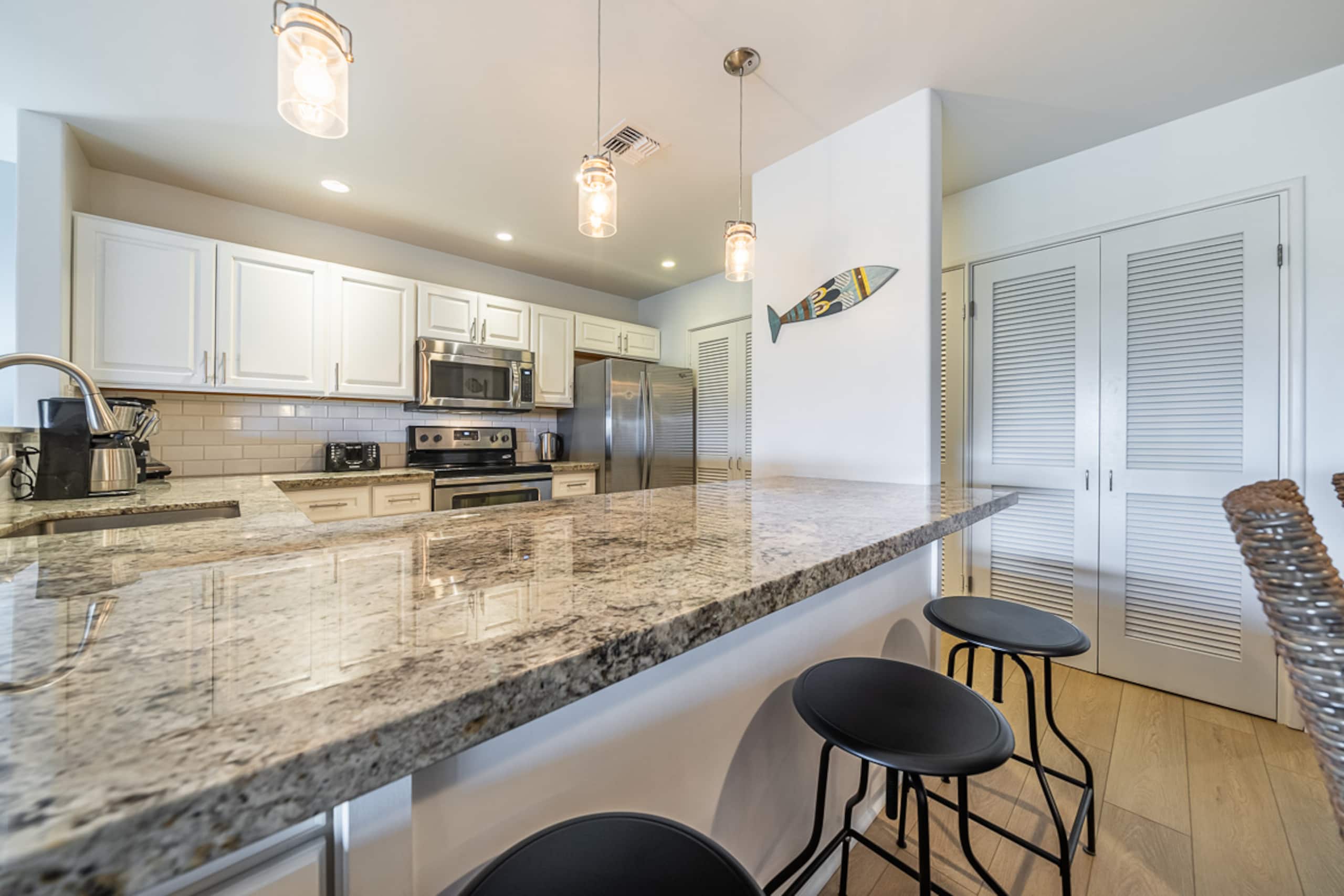 Condo in Lahaina · ★4.85 · 2 bedrooms · 3 beds · 2 baths - Image 14