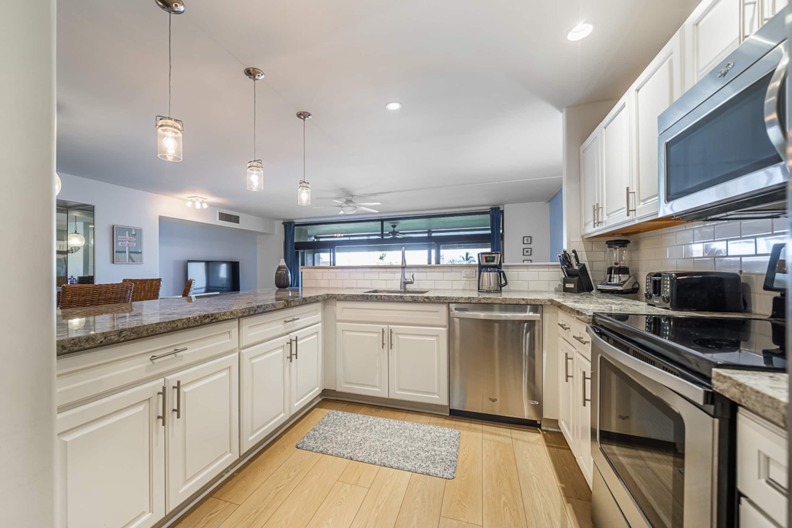 Condo in Lahaina · ★4.85 · 2 bedrooms · 3 beds · 2 baths - Image 13