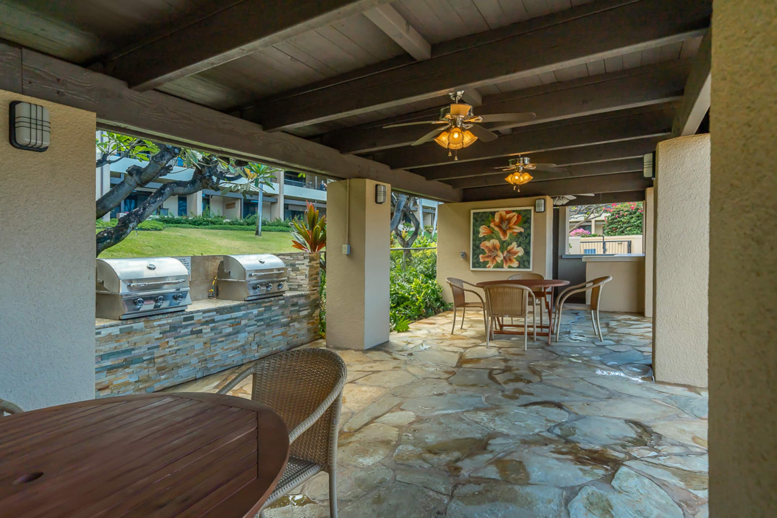 Condo in Lahaina · ★4.85 · 2 bedrooms · 3 beds · 2 baths - Image 33