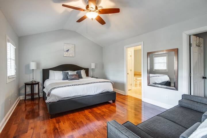 Big Blue – Nashville’s Premiere Home for Groups gallery image 5