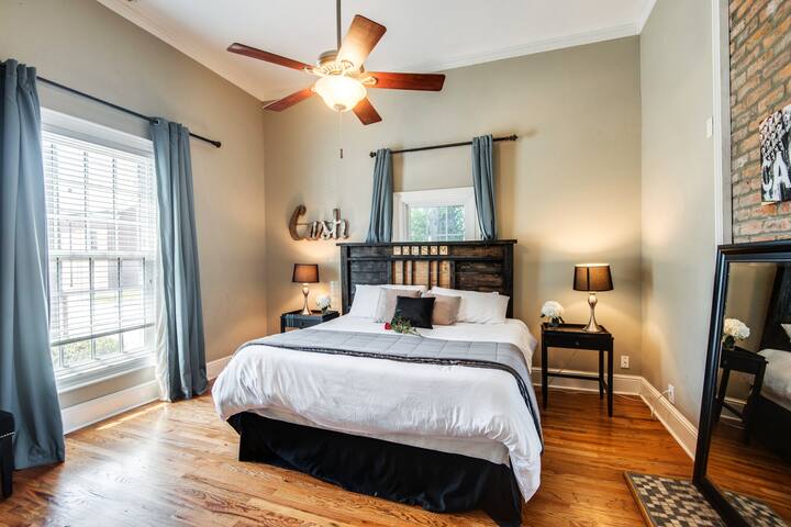 Big Blue – Nashville’s Premiere Home for Groups gallery image 4