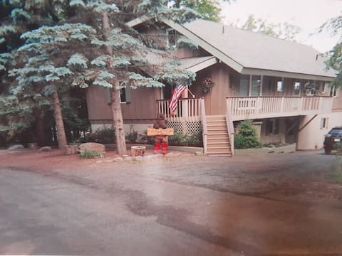 Popular Airbnb listing: Windham Mountain House Steps to the Slopes in Windham