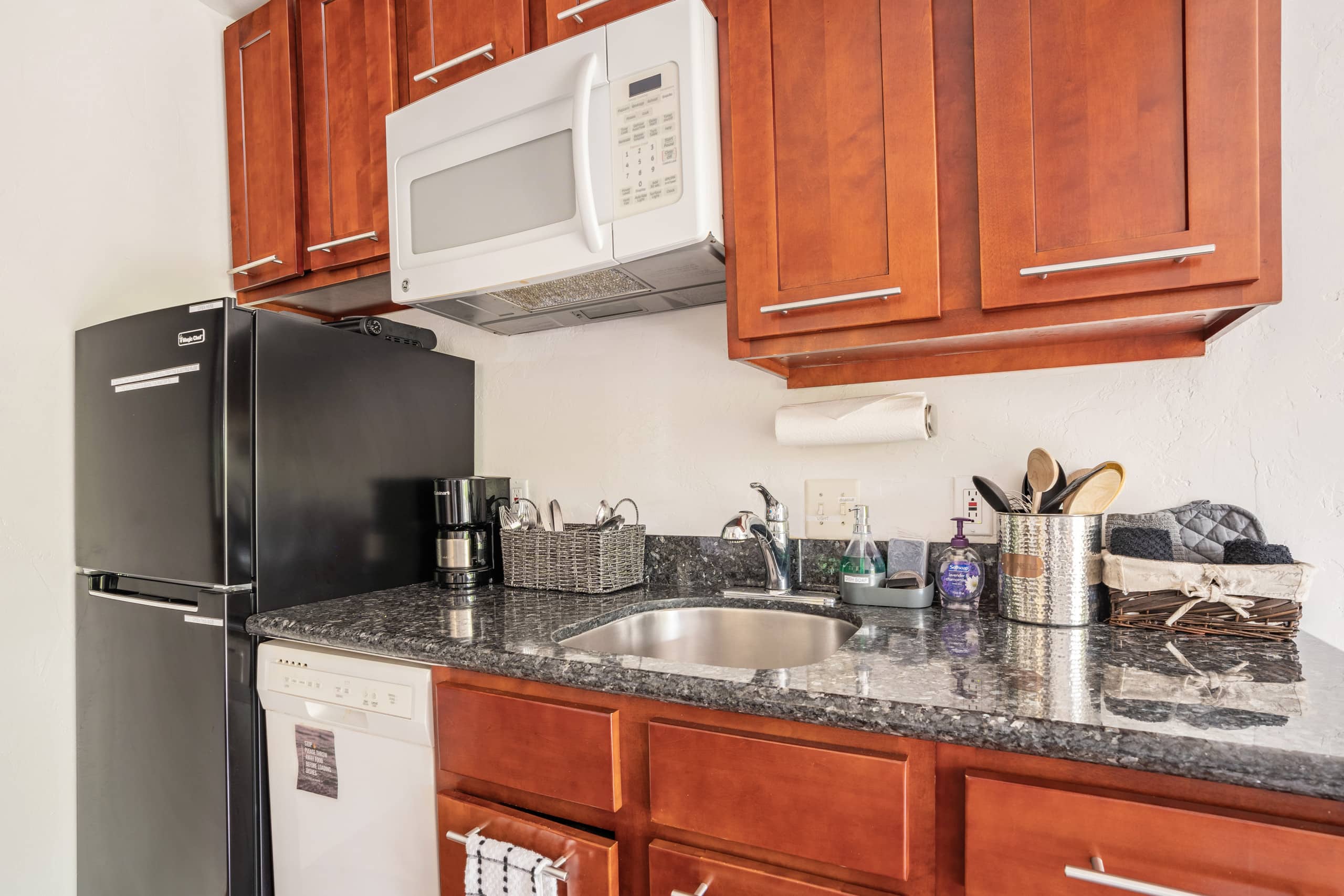 Condo in Princeville · ★4.88 · 1 bedroom · 2 beds · 1 private bath - Image 4