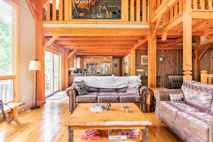 The oversized coffee table is perfect for playing board games. Pull up the bench near the window and you'll have plenty of seating. 