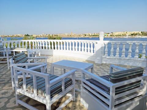 Nile and Luxor temple view - 6 bedrooms - 12 pax
