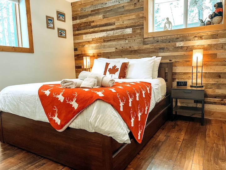 Top 10 PetFriendly Airbnbs In Golden, Canada Updated 2024 Trip101
