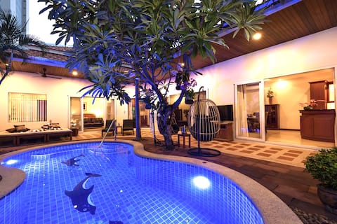 ★★★★★Luxury 2BR Pool Villa Phratamnak 50m to beach