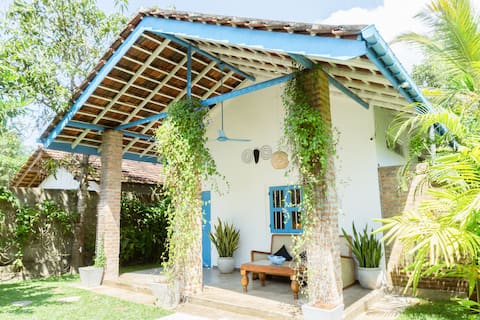 Blue Breaks Pool Villa self-catering cottege