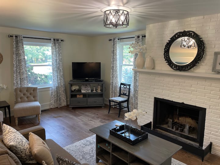 Top 9 Airbnbs With Pool In NiagaraontheLake, Canada Updated 2024