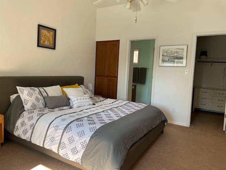 מאסטר עם מיטת קינג סייז