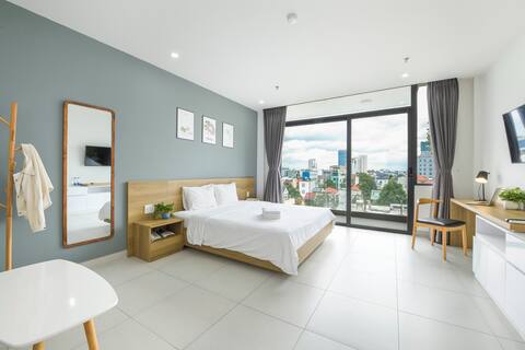 Enchanted Studio with balcony, centrally located