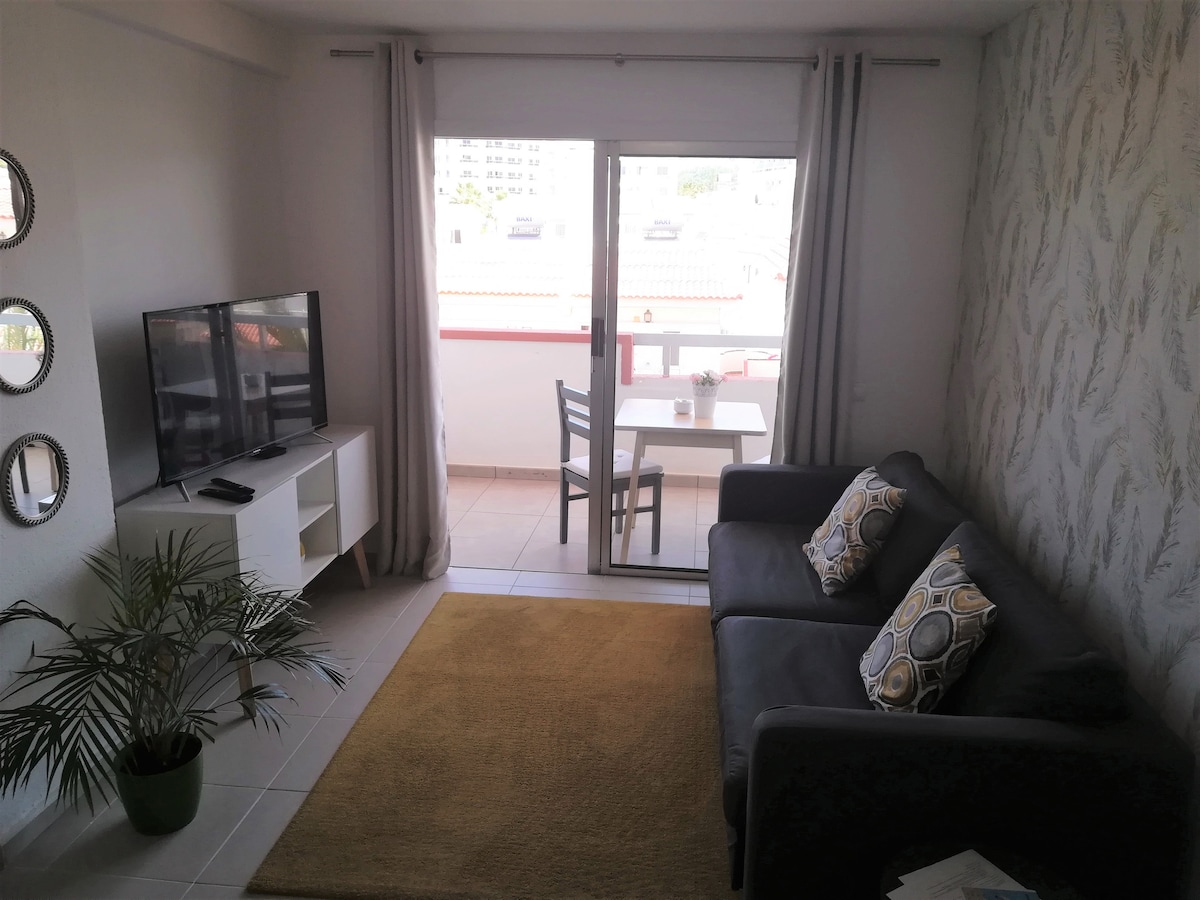 Top performing Airbnb: Playa de las Americas, KC Home Abroad in Arona