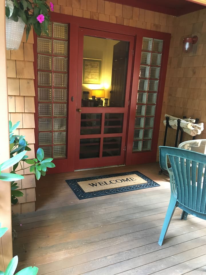 Raccoon Cove Studios (Studio 1) Apartments for Rent in Lamoine, Maine, United States Airbnb